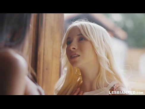 ❤️ Dziewczyna wraca do domu kilka miesięcy później i kończy się na tym, że zjada cipkę macochy ❌ Quality sex at us